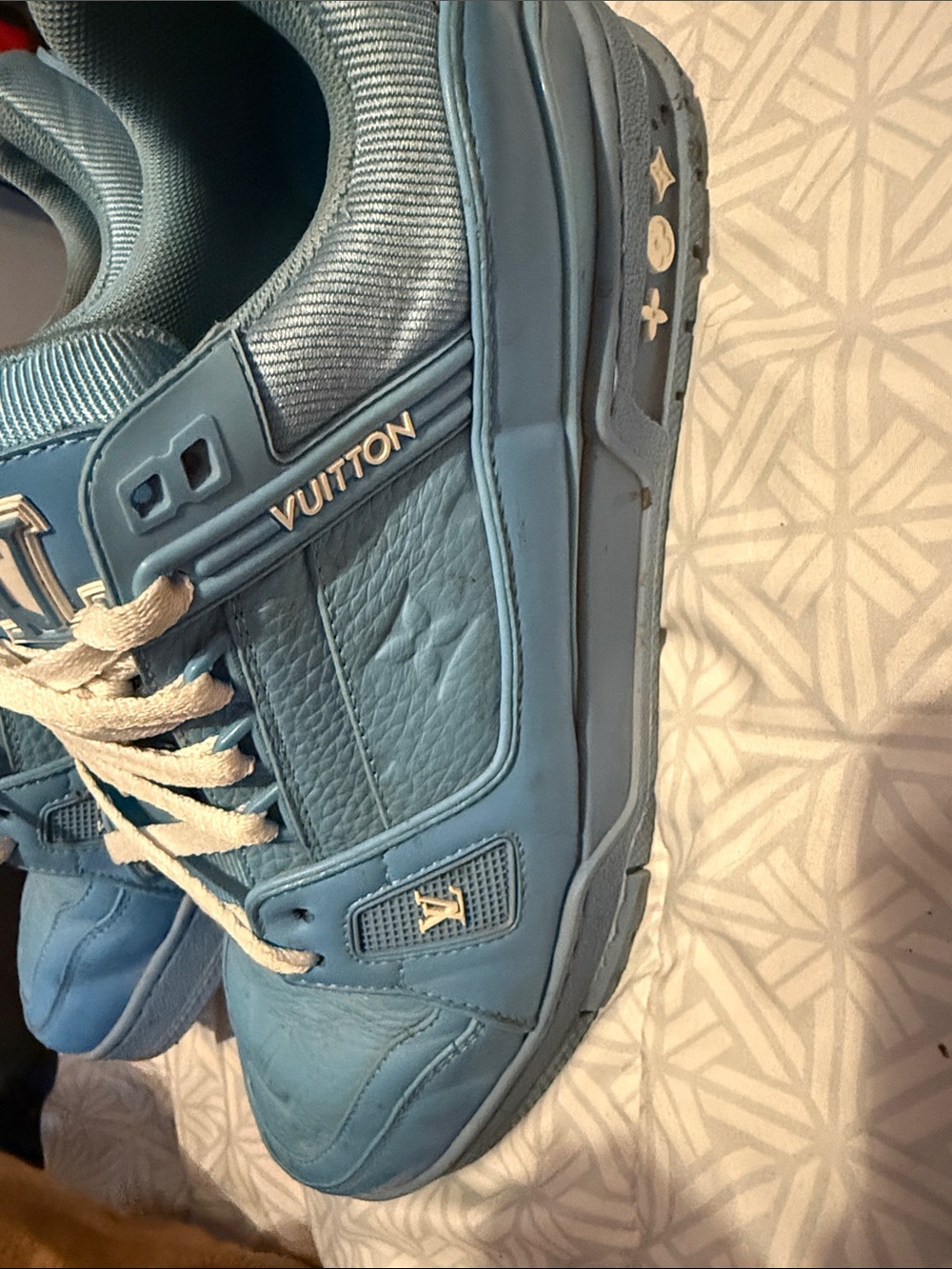 Louis Vuitton Light Blue Leather Low-Top Sneakers with White Laces - Picture 4 of 6